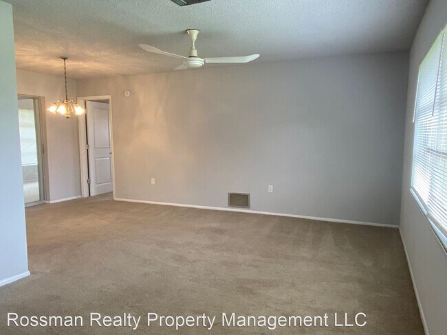 Foto del edificio - 3 br, 2 bath House - 1445 Rommel St