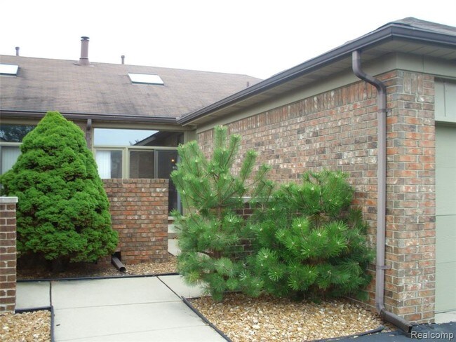 Foto del edificio - 49306 Mackinaw Ct
