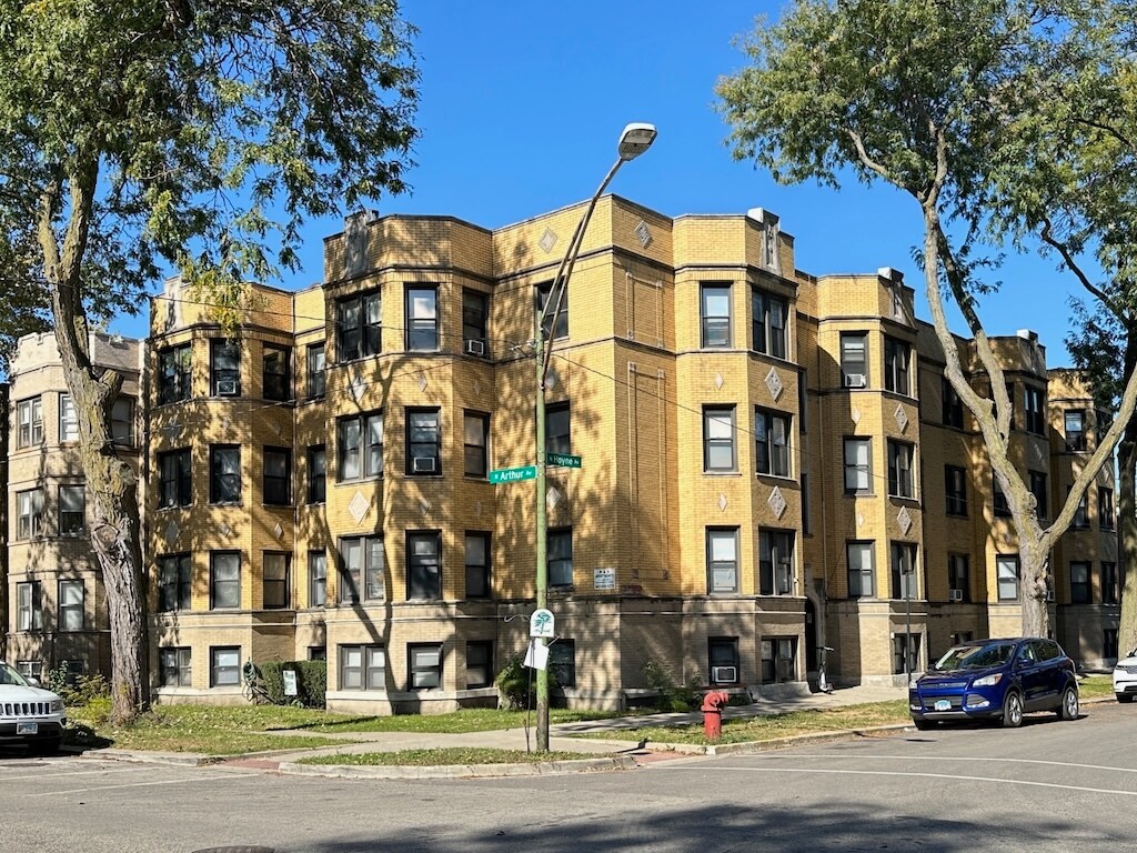 Primary Photo - 6506 N Hoyne Ave