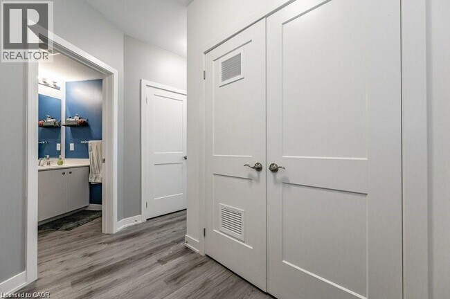 Photo du bâtiment - 110 Fergus Ave