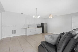 Building Photo - 700 SW 67th Ave