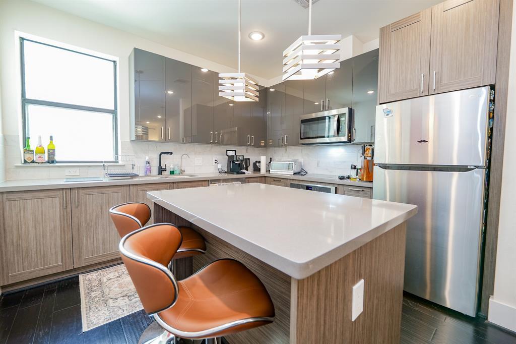 Foto principal - 2401 Crawford St