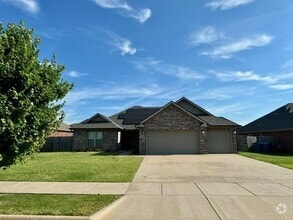 Building Photo - 2302 SW Cadwell Ave