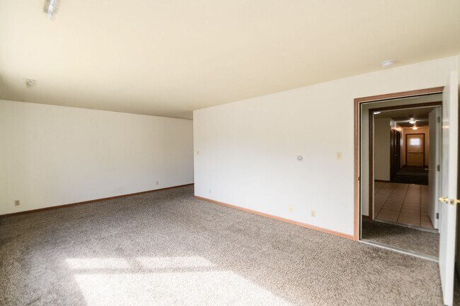 Foto del edificio - 2 bedroom / 2 bathroom Townhouse for rent ...