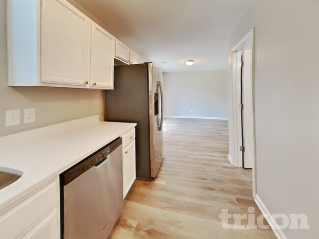 Building Photo - 175 Chesterbrook Ln