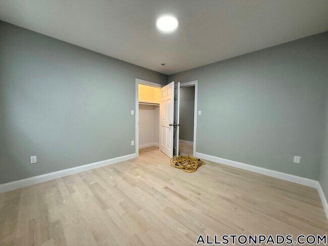 Foto del edificio - 8 Brentwood St