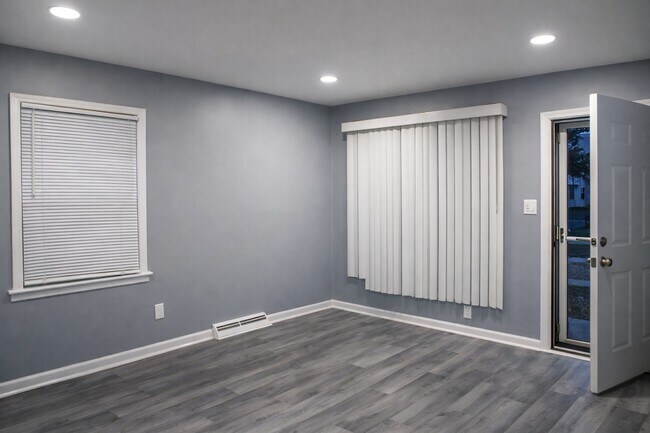 Building Photo - 11055 Chapp Ave