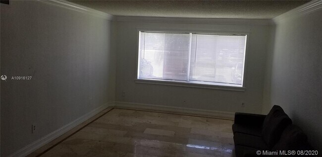 Building Photo - 14840 Naranja Lakes Blvd