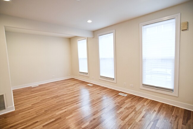 Foto del edificio - 3234 N Clark St