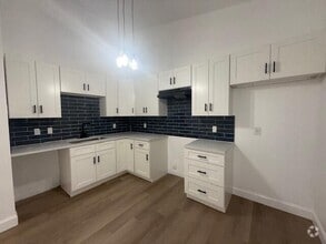 Building Photo - 1577 Hawthorne Pl