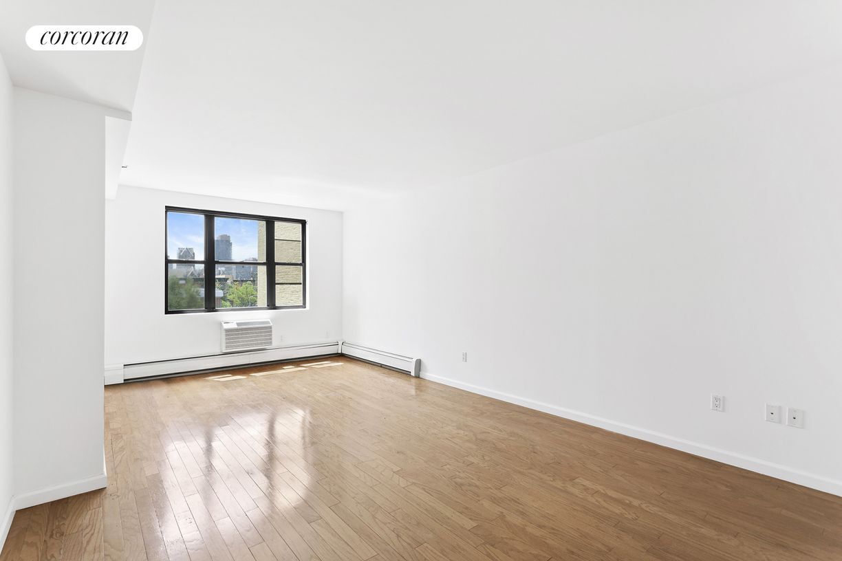 Foto principal - 50 E 129th St