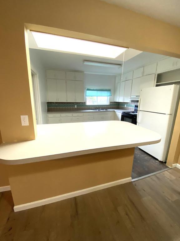 Foto del edificio - 513 NW Brook St