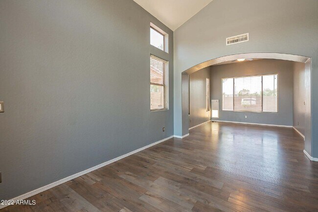 Building Photo - 13241 W Jacobson Dr
