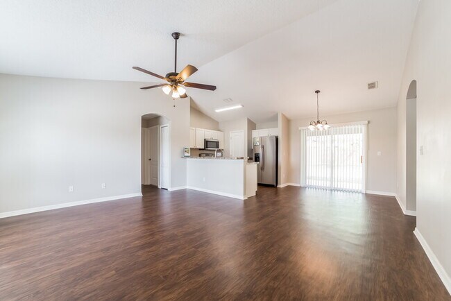 Building Photo - 427 Trade Wind Dr