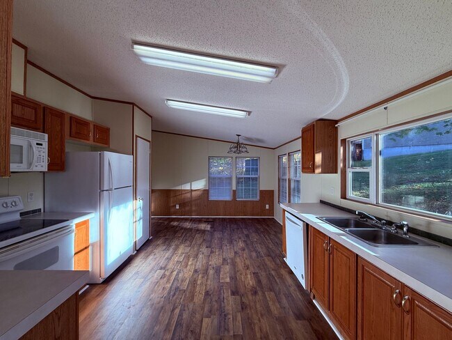 Foto del edificio - 3 Bedroom, 2 Bath Home