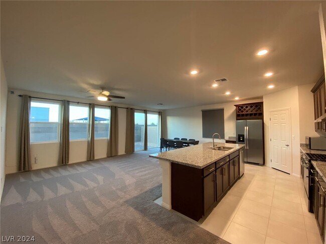 Foto del edificio - 7022 Bard Ave