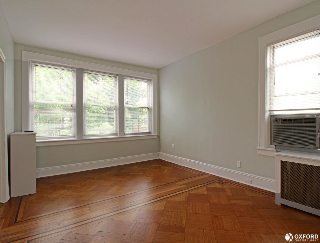 3061 35th St, Astoria, NY 11103 Townhome Rentals in Astoria NY