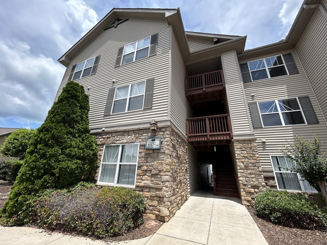 Photo - 731 Harts Cove Way (Seneca, SC)