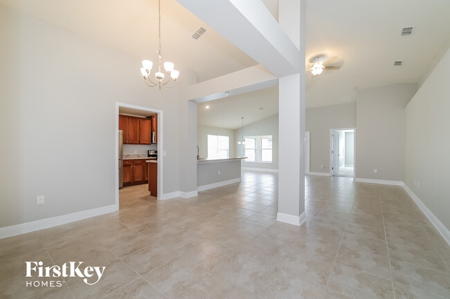 Building Photo - 403 Buchannan Dr