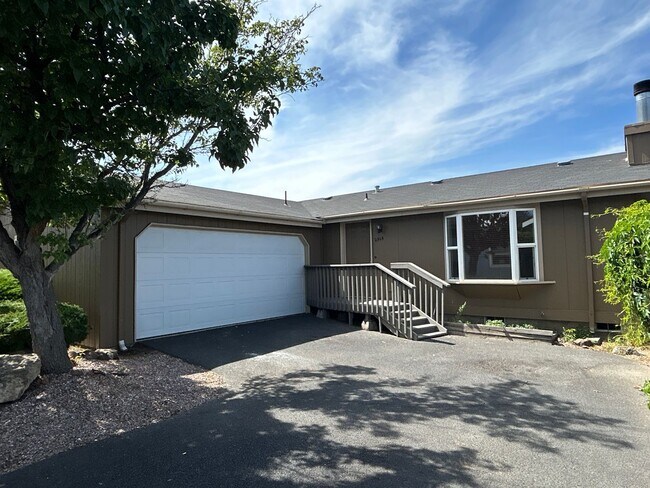 Building Photo - 3 Bedroom / 2 Bath Home in SW Redmond
