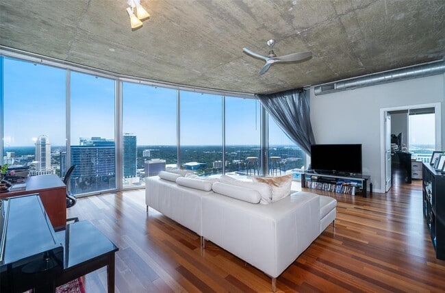 Foto del edificio - 155 S Court Ave