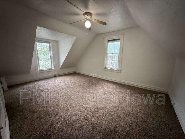 Foto del edificio - 1706 E Walnut St
