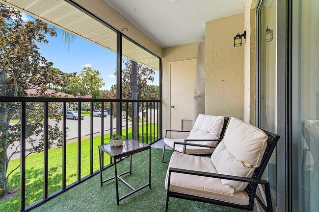 Foto del edificio - 6540 Chasewood Dr