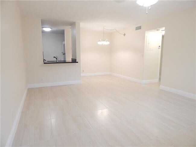 Foto del edificio - 844 Twin Lakes Dr