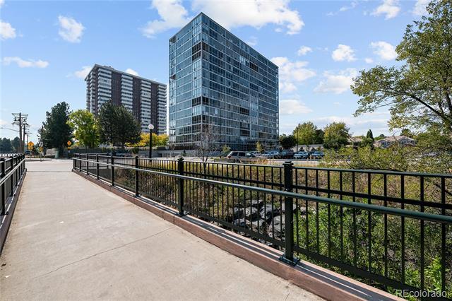 Building Photo - 3100 Cherry Creek S Dr