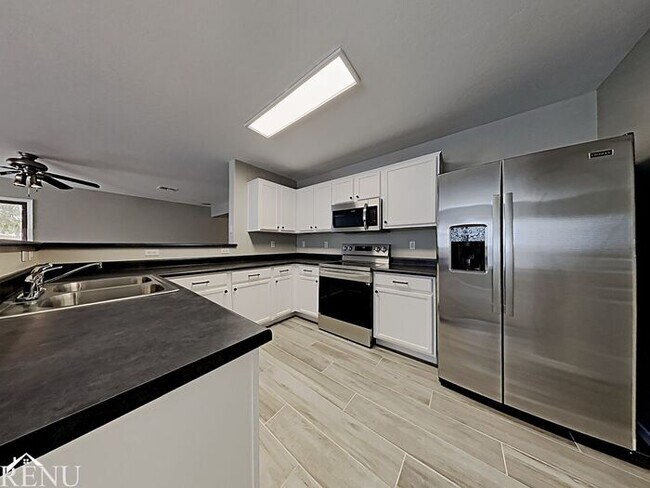 Foto del edificio - 491 E Maddison St