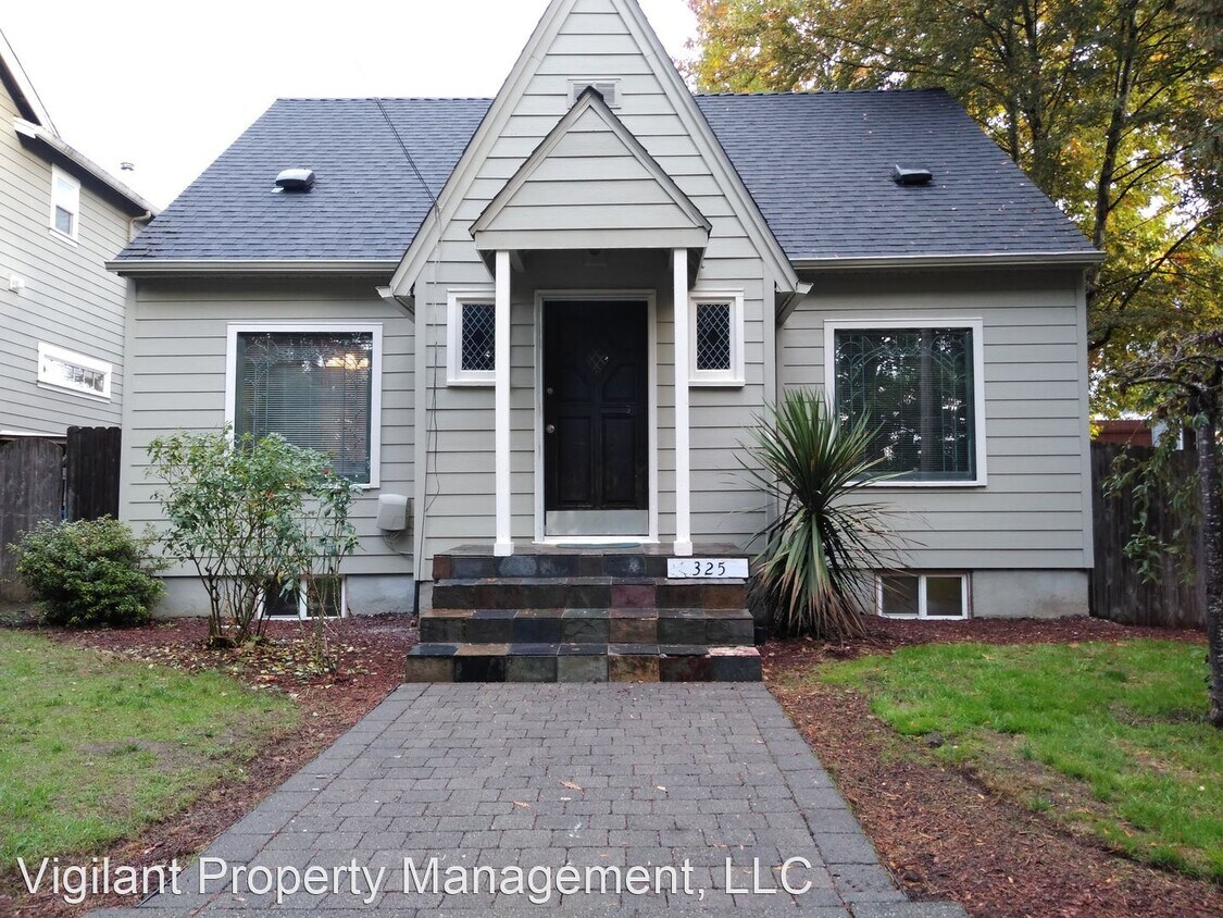 Primary Photo - 3 br, 2 bath House - 325 NW 12th Ave