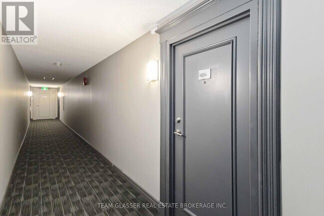 Photo du bâtiment - 500 Proudfoot Ln