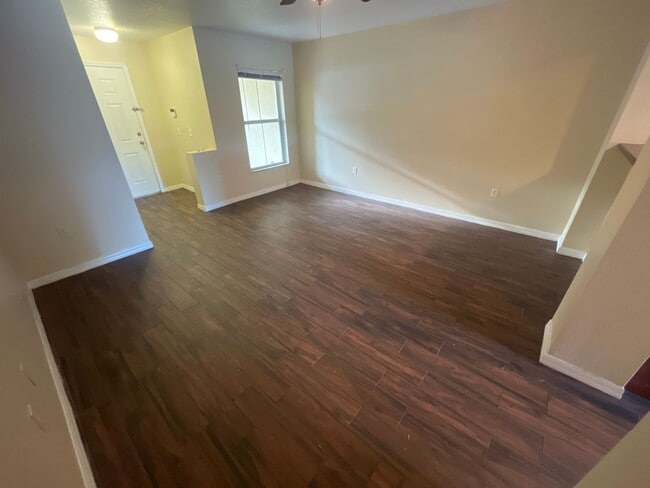 Building Photo - Stylish 2-Bed Modern Home at an Unbeatable Price – Ready for You!