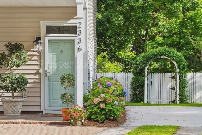 Foto del edificio - 2336 Kennison Ln