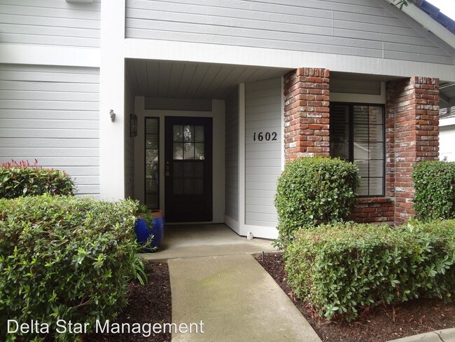 Foto del edificio - 1602 Ashford Dr