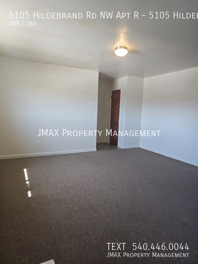 Foto del edificio - 5105 Hildebrand Rd NW