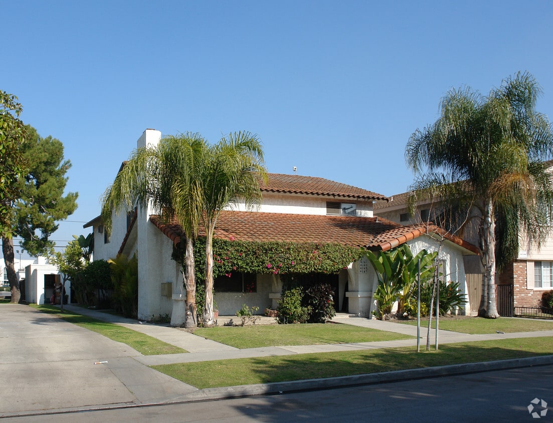Primary Photo - 4261-4267 Green Ave