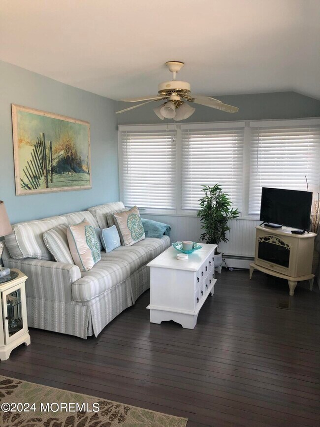 Foto del edificio - 1717 River Rd