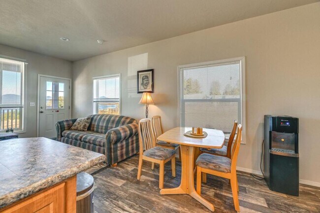 Foto del edificio - 37464 Modoc Point Rd