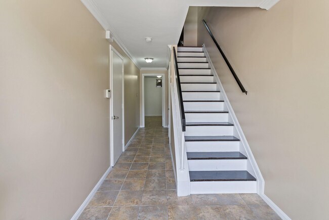Foto del edificio - 7928 Ashford Blvd