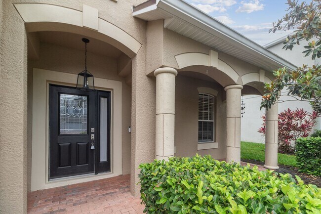 Building Photo - Executive Living Waits!