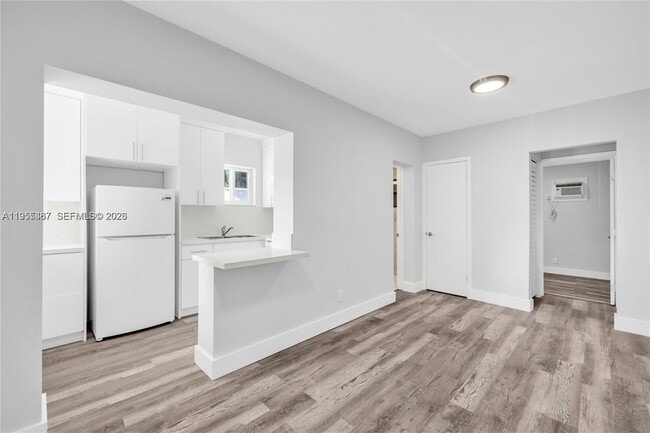 Building Photo - 2729 SW 18th St