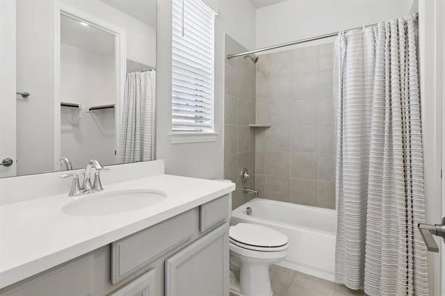 Foto del edificio - 1404 Brent Knoll Dr