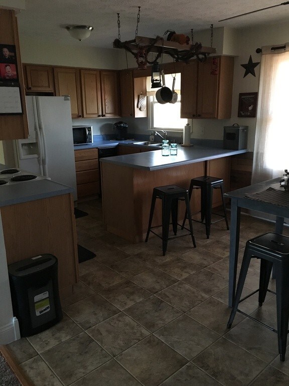 Foto del edificio - 3 Bedroom, 2 Bathroom Home in Red Bud Heig...