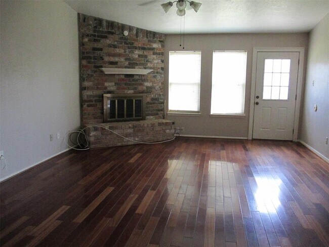 Building Photo - 2734 Quarry Hill Rd