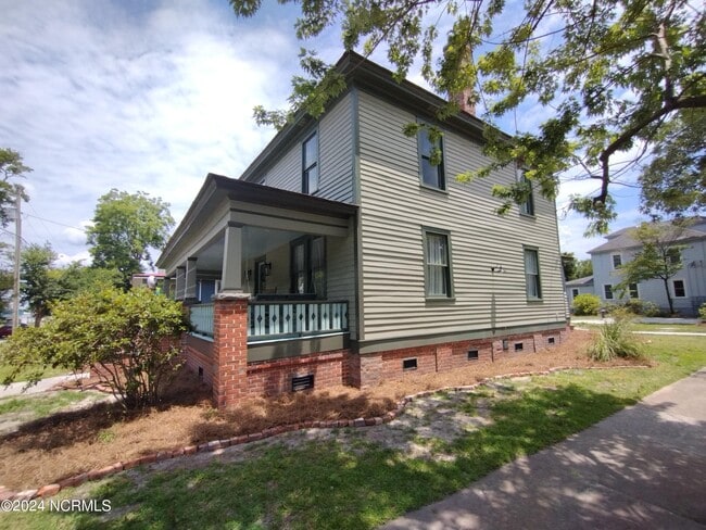 Building Photo - 313 Avenue A