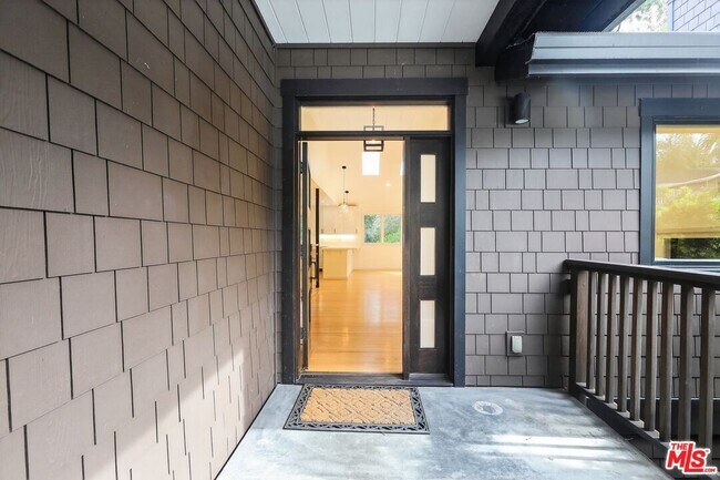 Foto del edificio - 502 Chapman Dr