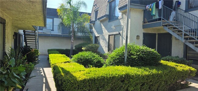 Foto del edificio - 1319 Oakwood Dr W
