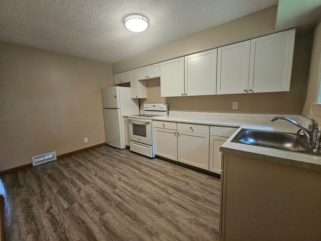 Foto del edificio - 2 Bedroom 1 Bath Duplex Kent.