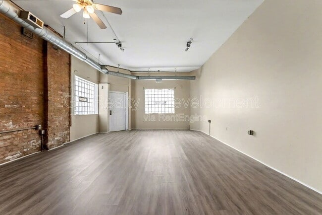 Building Photo - 3328 W Chicago Ave